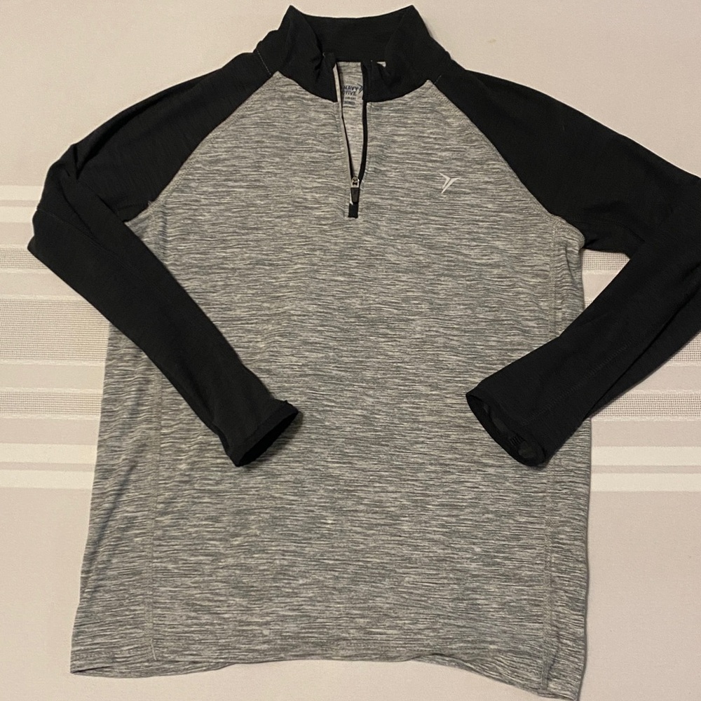 Boys Old Navy Active Gray and Black Pullover Size Large
